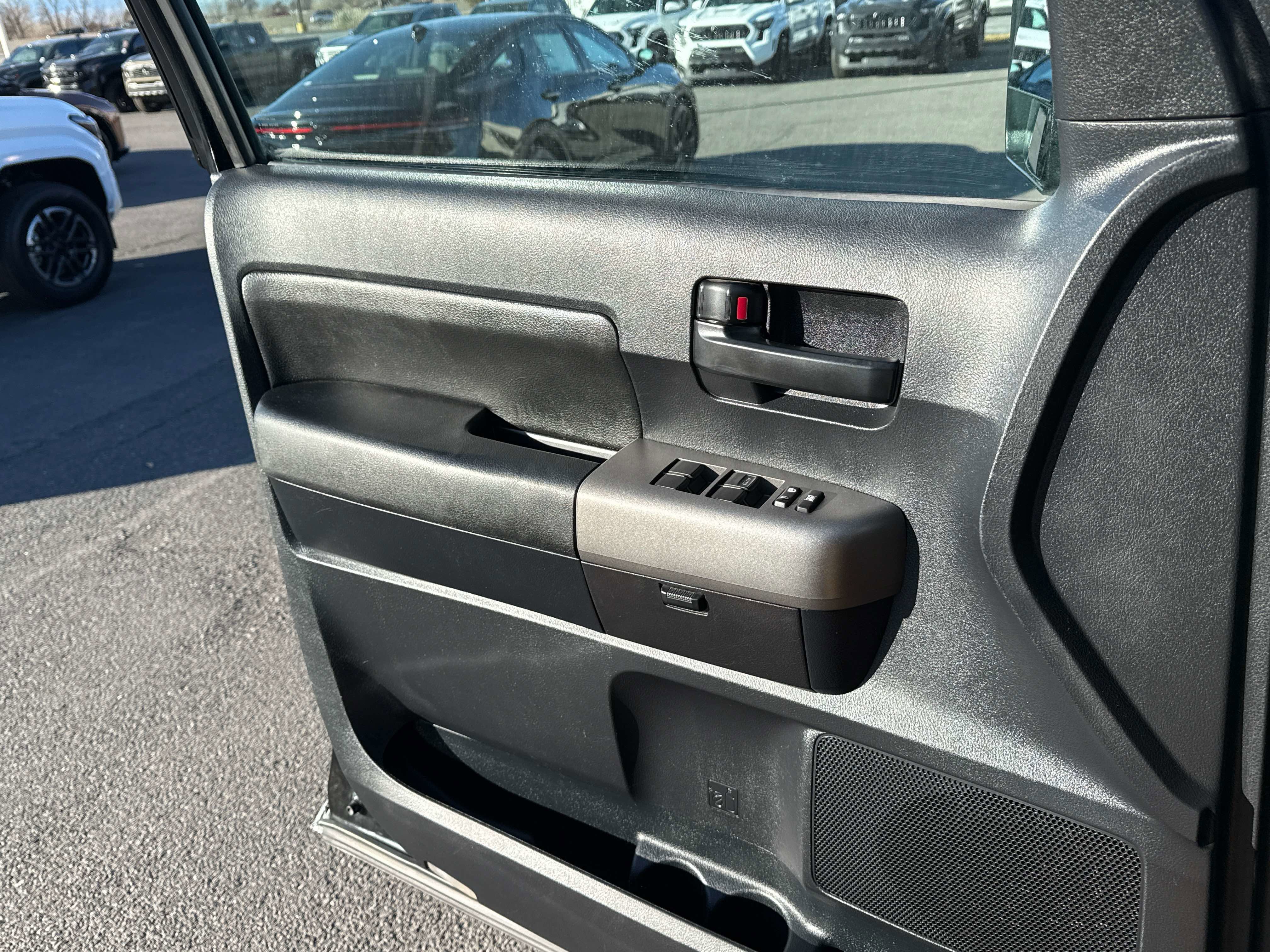 Used 2010 Toyota Tundra 4x4 Double Cab image 10