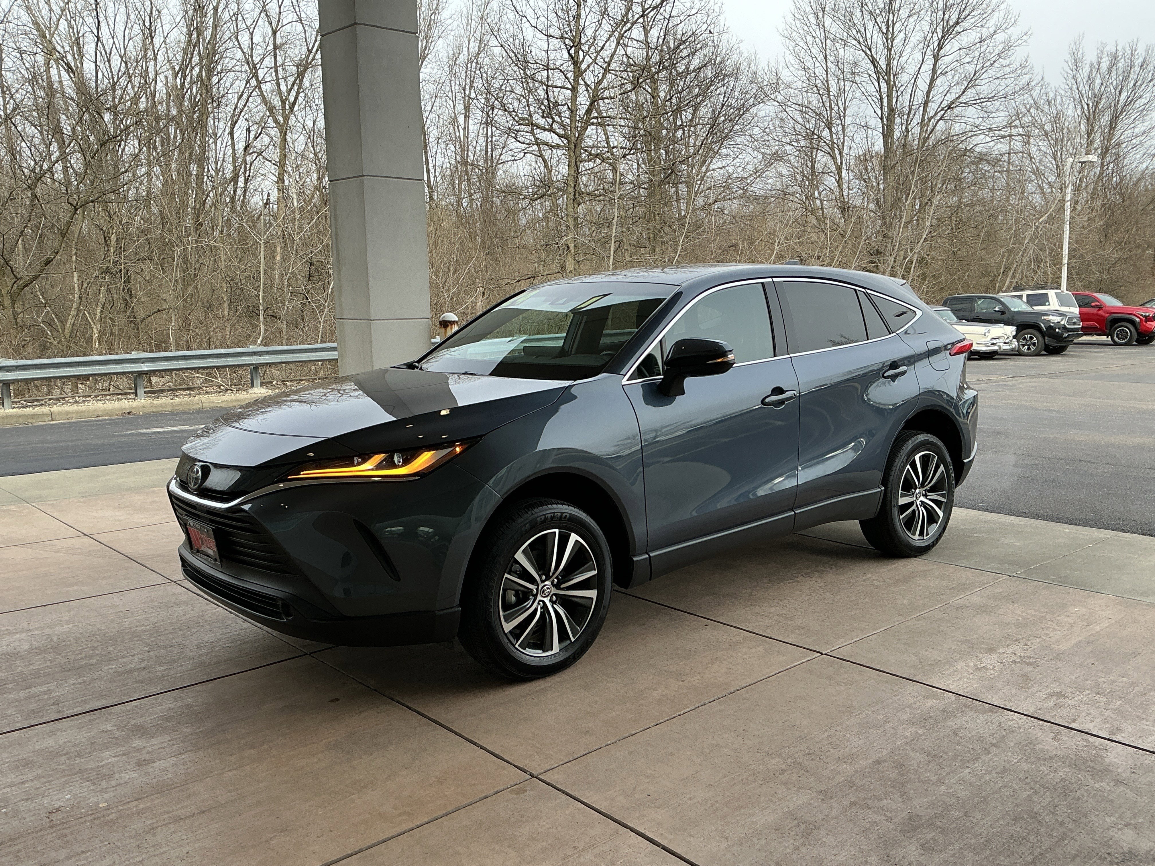 Used 2024 Toyota Venza LE image 3