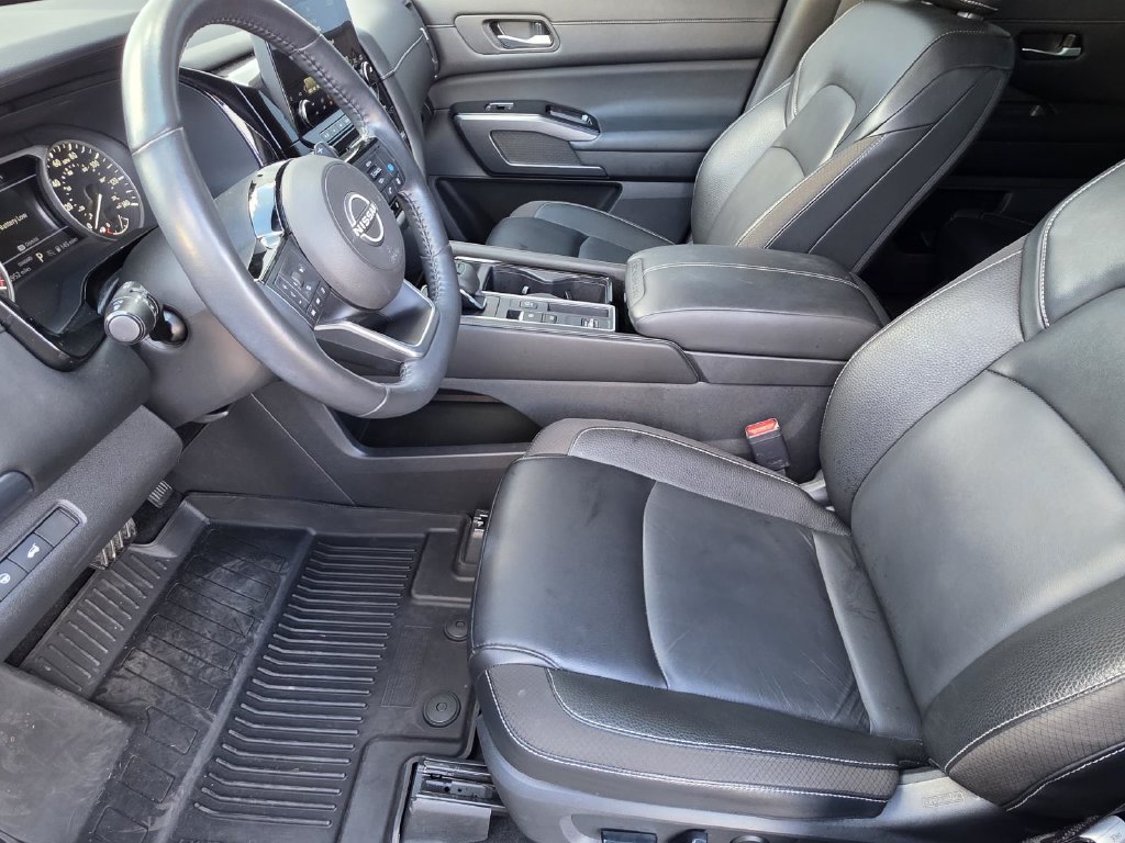 Used 2024 Nissan Pathfinder SL w/ SL Premium Package FWD image 7