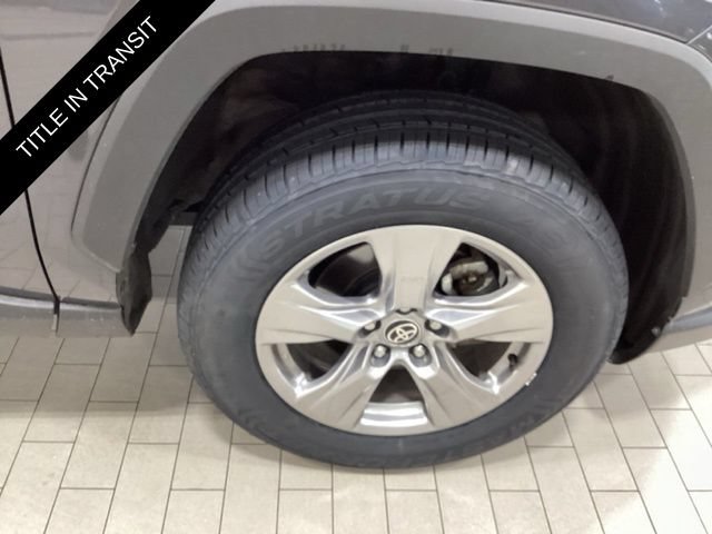 Used 2025 Toyota RAV4 XLE AWD/4WD image 21