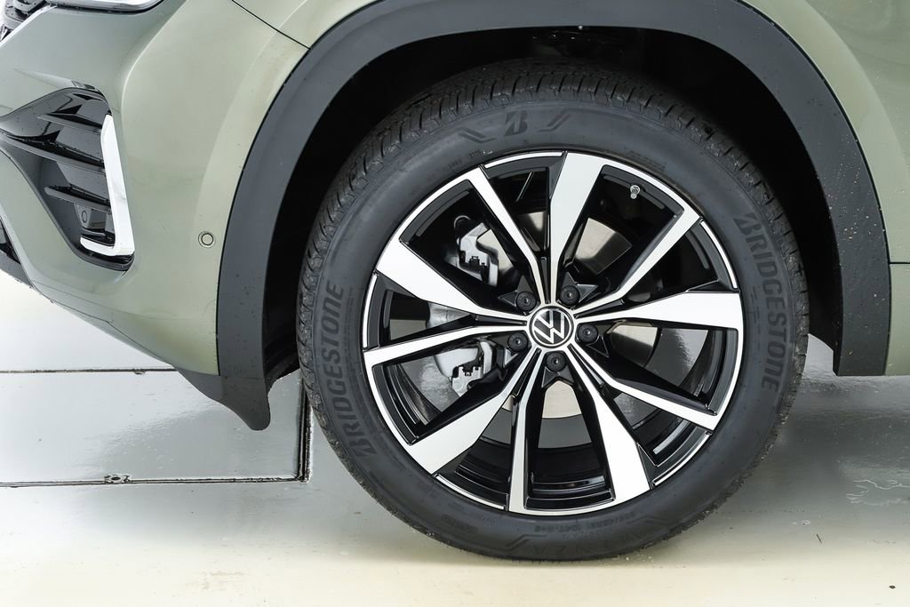 New 2026 Volkswagen Atlas Cross Sport SEL Premium R-Line image 44