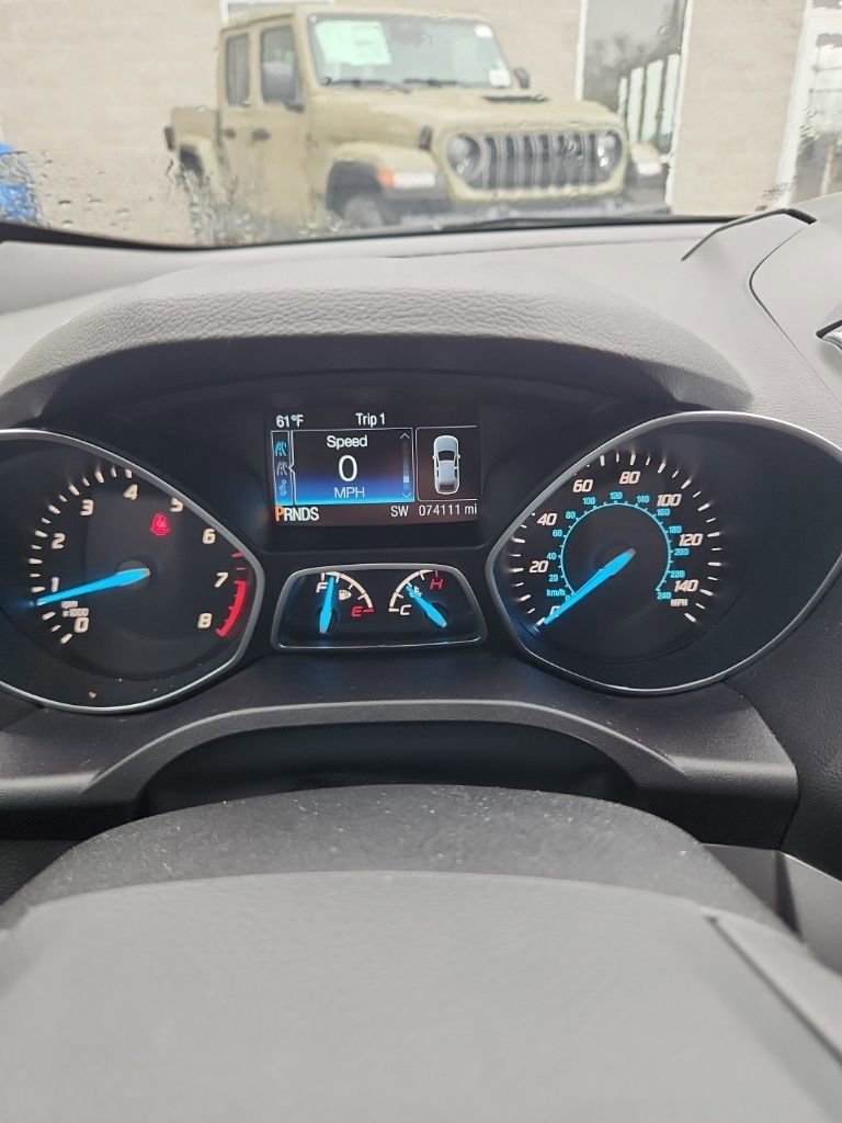 Used 2015 Ford Escape SE w/ Equipment Group 201A image 8