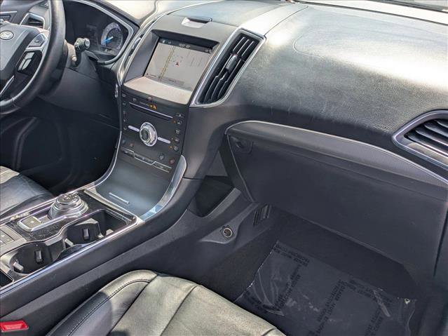 Used 2019 Ford Edge Titanium w/ Equipment Group 301A FWD image 22