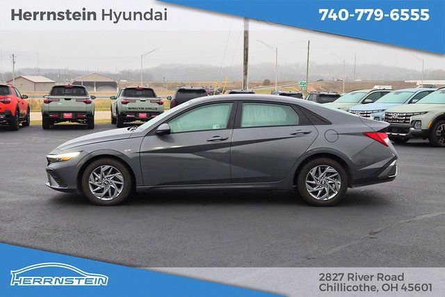 Used 2024 Hyundai Elantra SEL image 4