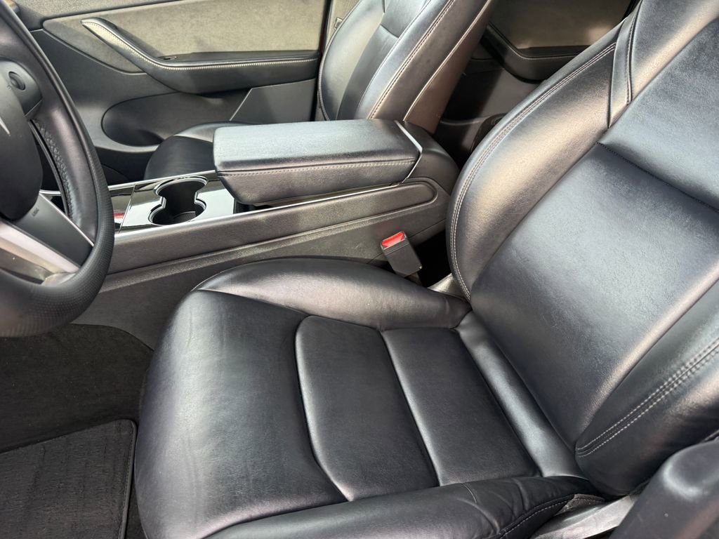 Used 2020 Tesla Model Y Long Range image 31