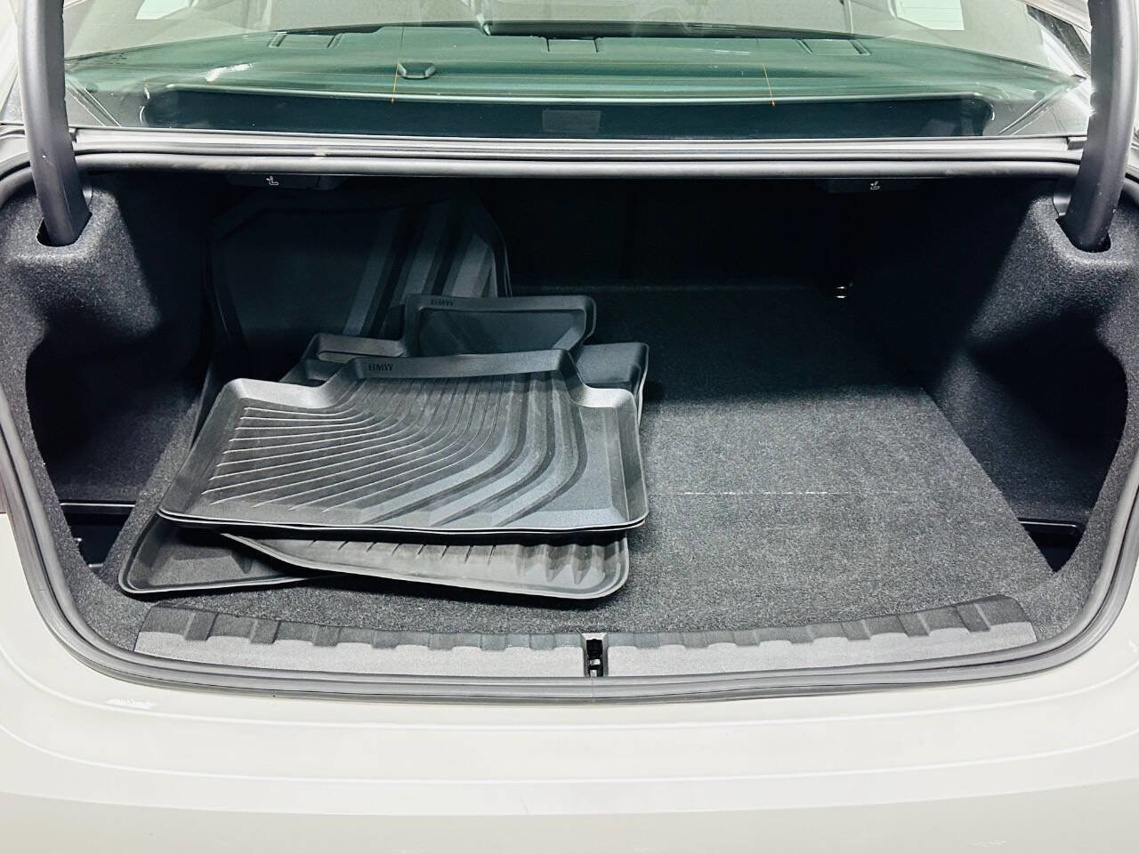 Used 2022 BMW 330i xDrive Sedan w/ Driving Assistance Package image 29