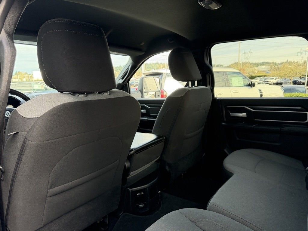 Used 2024 RAM 3500 Big Horn image 29
