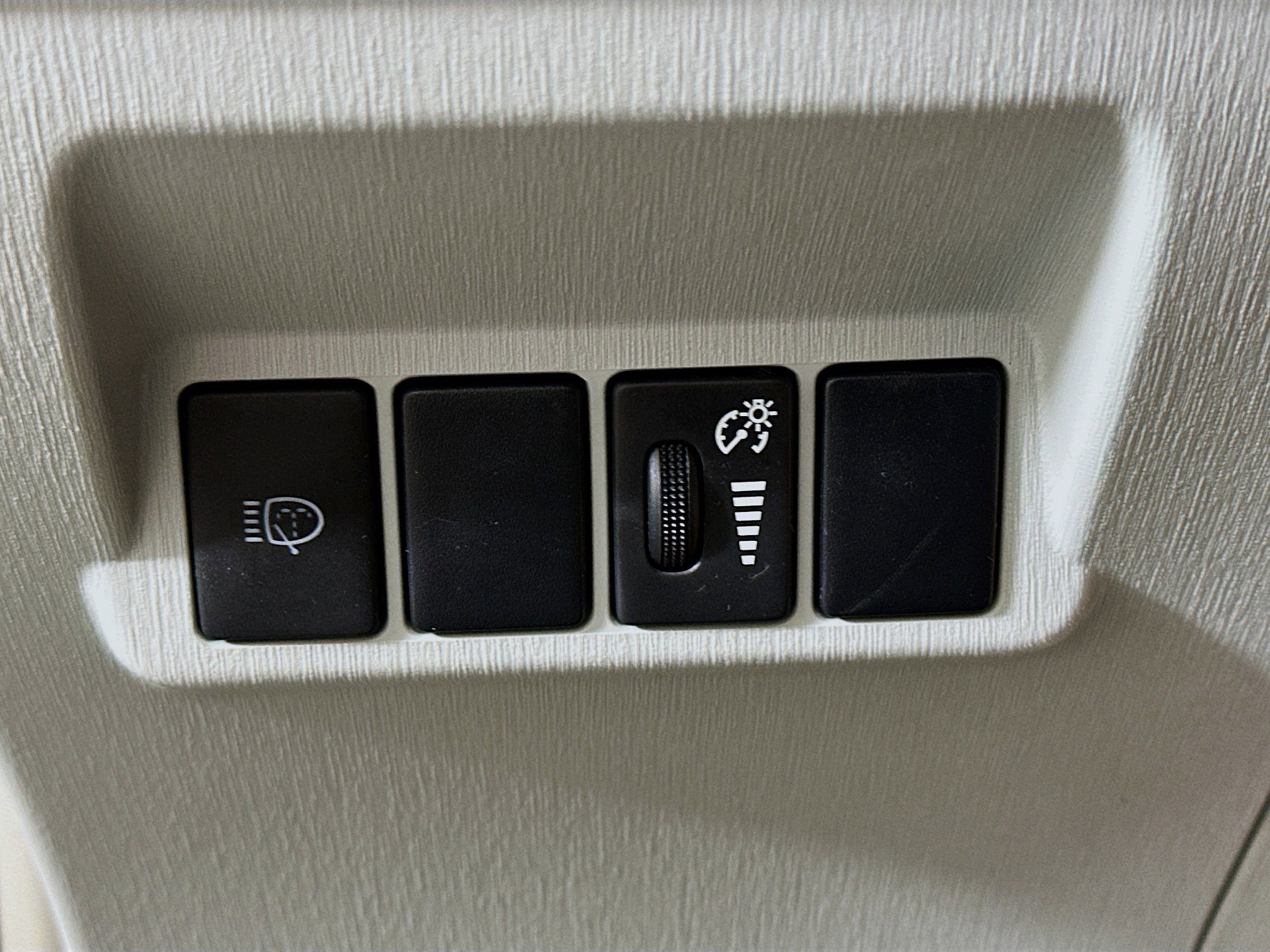 Used 2014 Toyota Prius V Five image 16