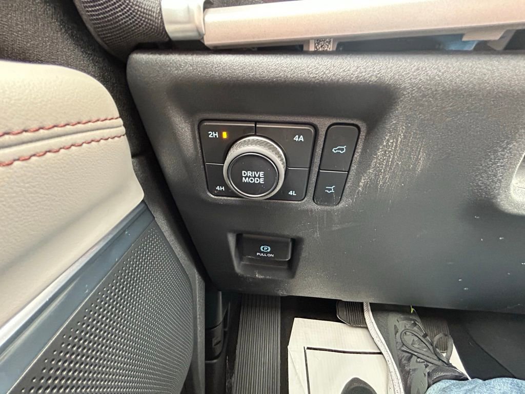 Used 2025 Ford Expedition Active image 21