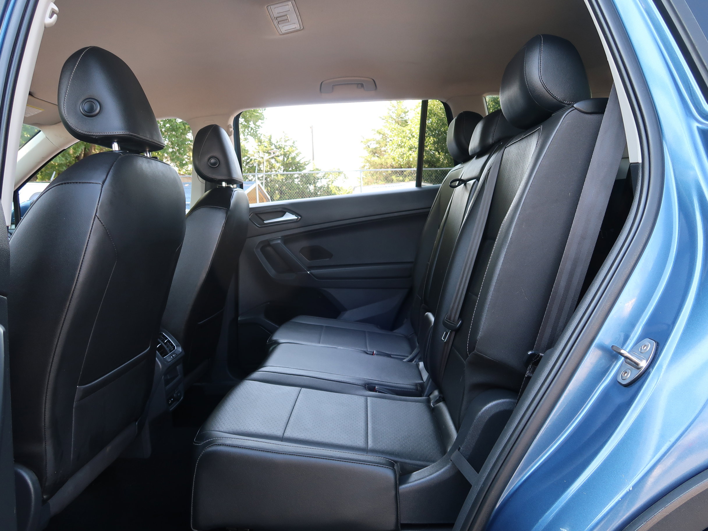 Used 2018 Volkswagen Tiguan SEL image 35