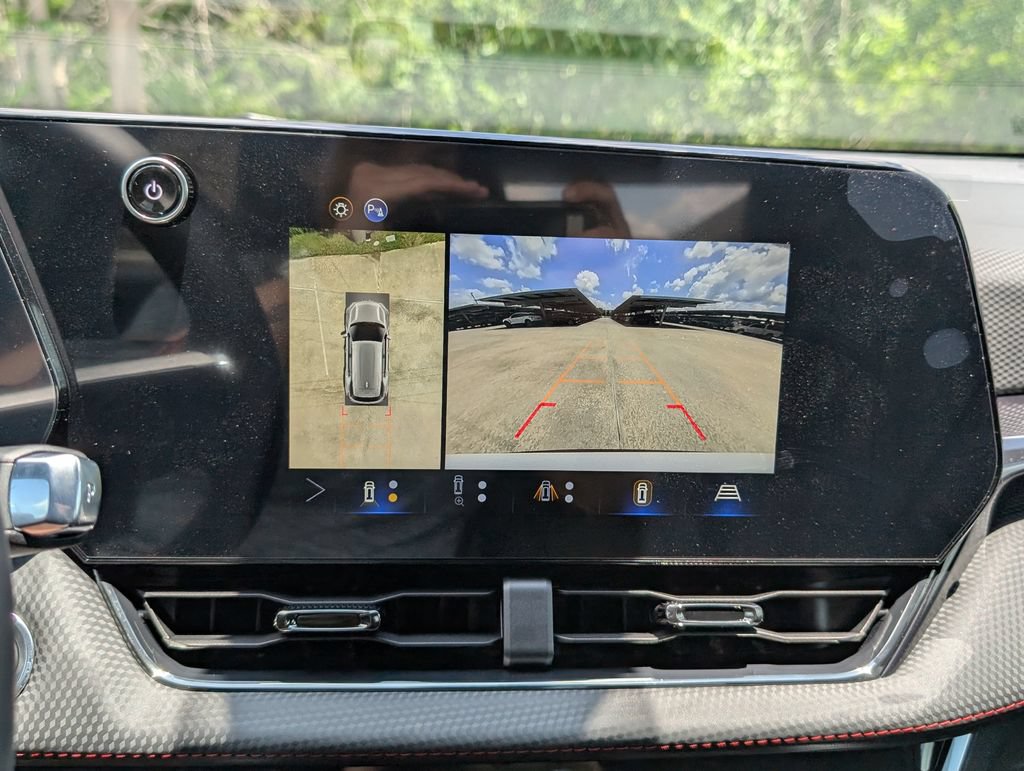 New 2026 Chevrolet Equinox RS w/ Safety and Technology Package FWD image 20