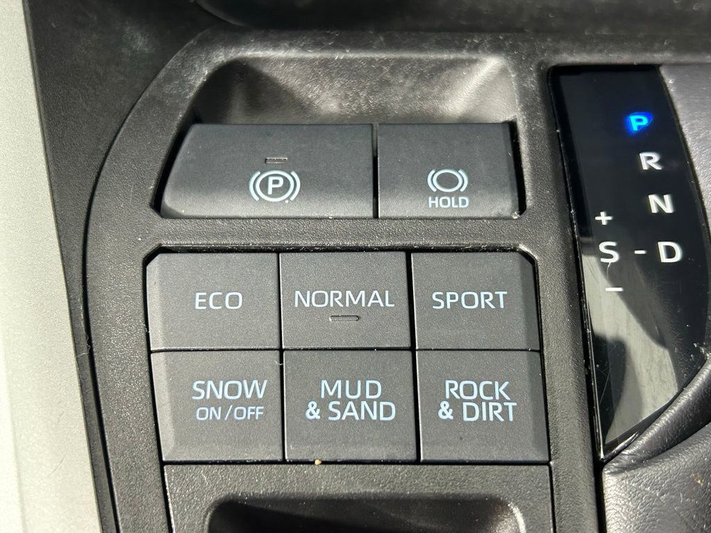 Used 2021 Toyota RAV4 XLE image 21