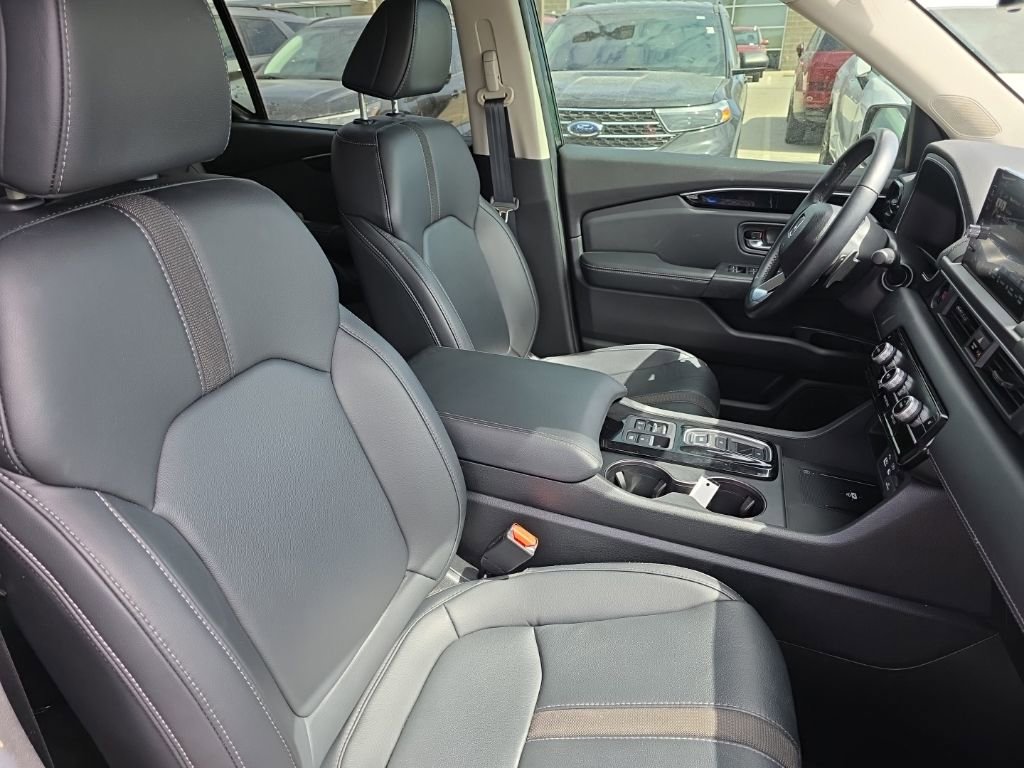 Used 2025 Honda Pilot EX-L image 22