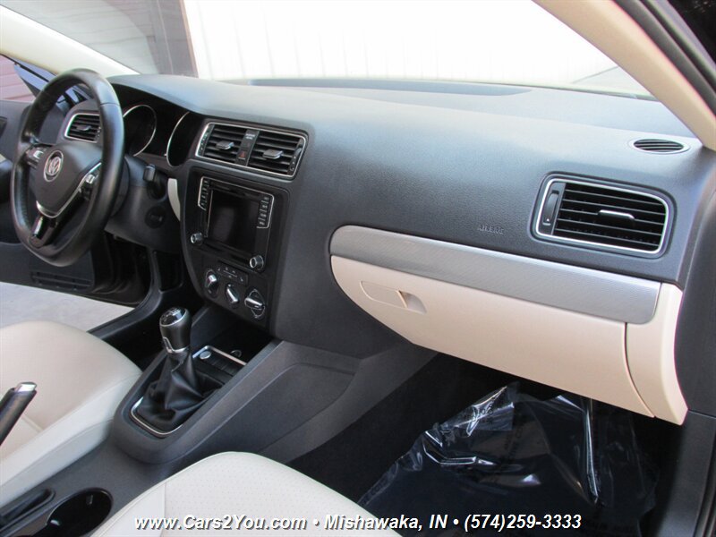 Used 2017 Volkswagen Jetta SE FWD image 18
