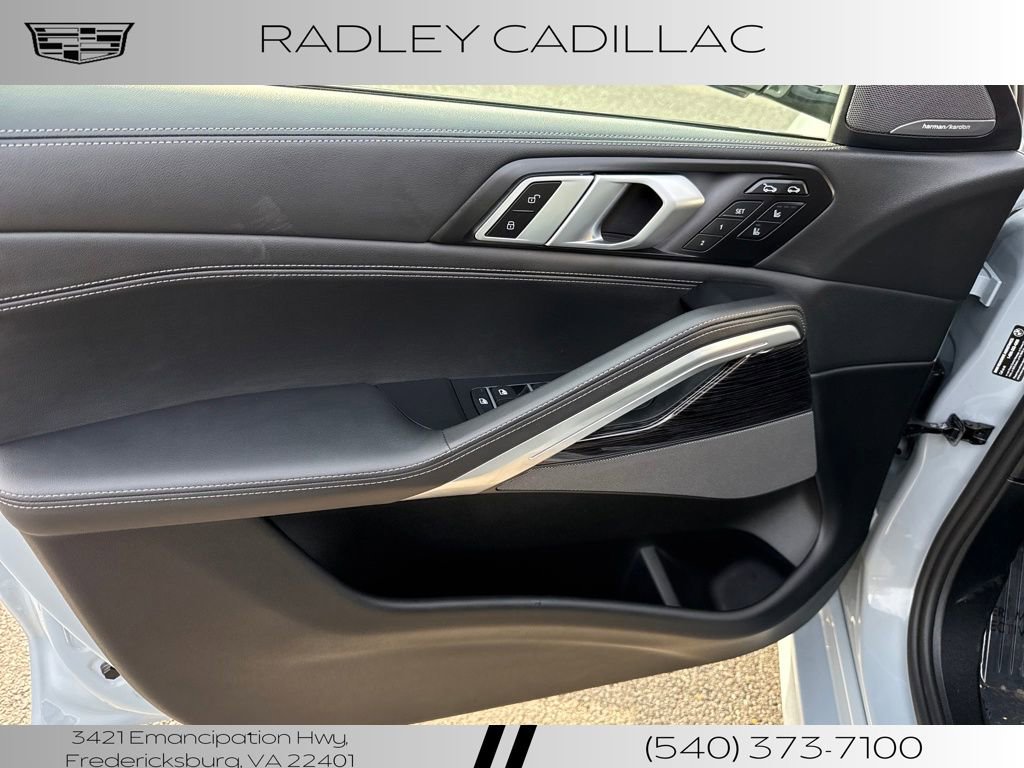 Used 2025 BMW X6 xDrive40i w/ Executive Package image 5