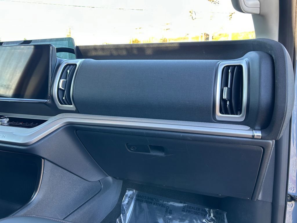 Used 2025 Ford Expedition Max Active image 26