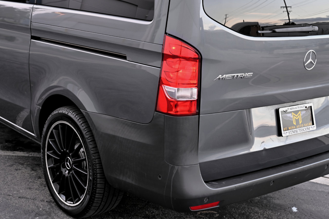 Used 2016 Mercedes-Benz Metris Passenger image 32