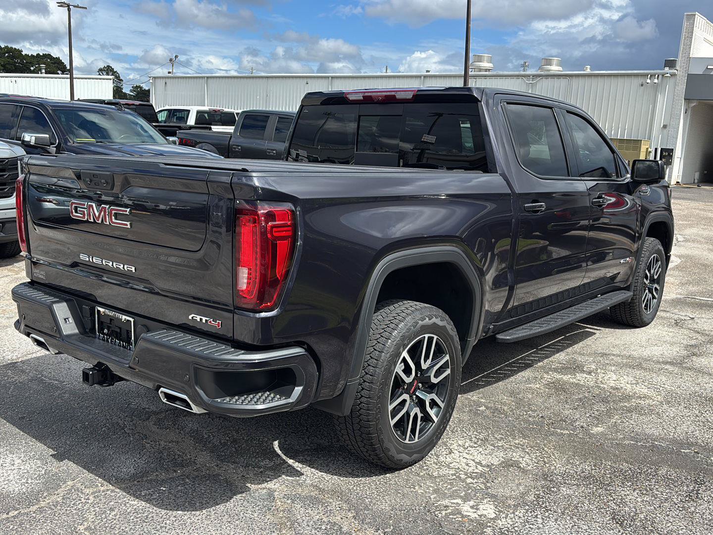 Used 2023 GMC Sierra 1500 AT4 w/ AT4 Premium Package AWD/4WD image 7