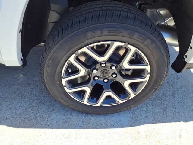 New 2026 RAM 1500 Laramie AWD/4WD image 17