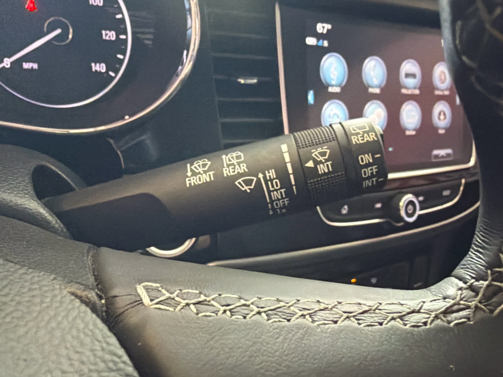 Used 2021 Buick Encore Preferred image 36