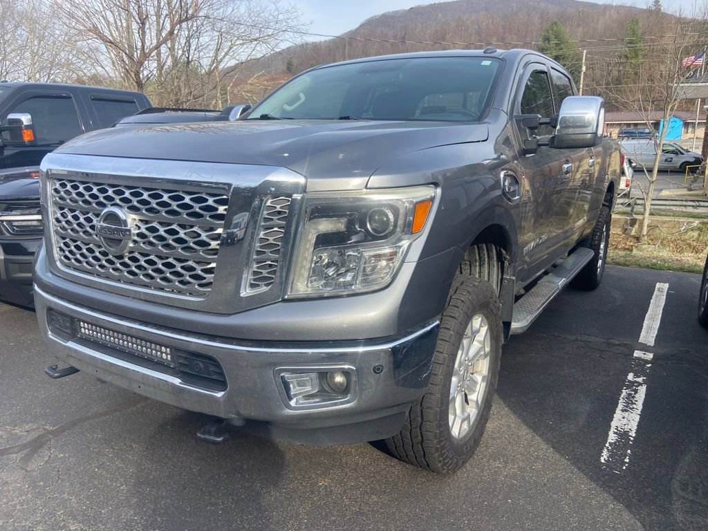 Used 2016 Nissan Titan SL image 1