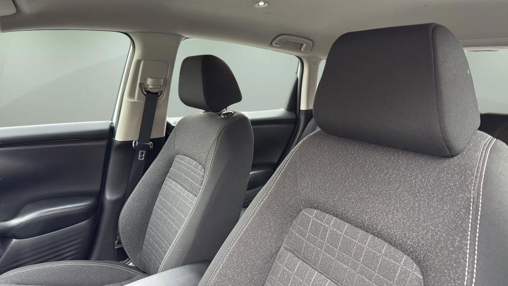 Used 2023 Honda HR-V LX image 11