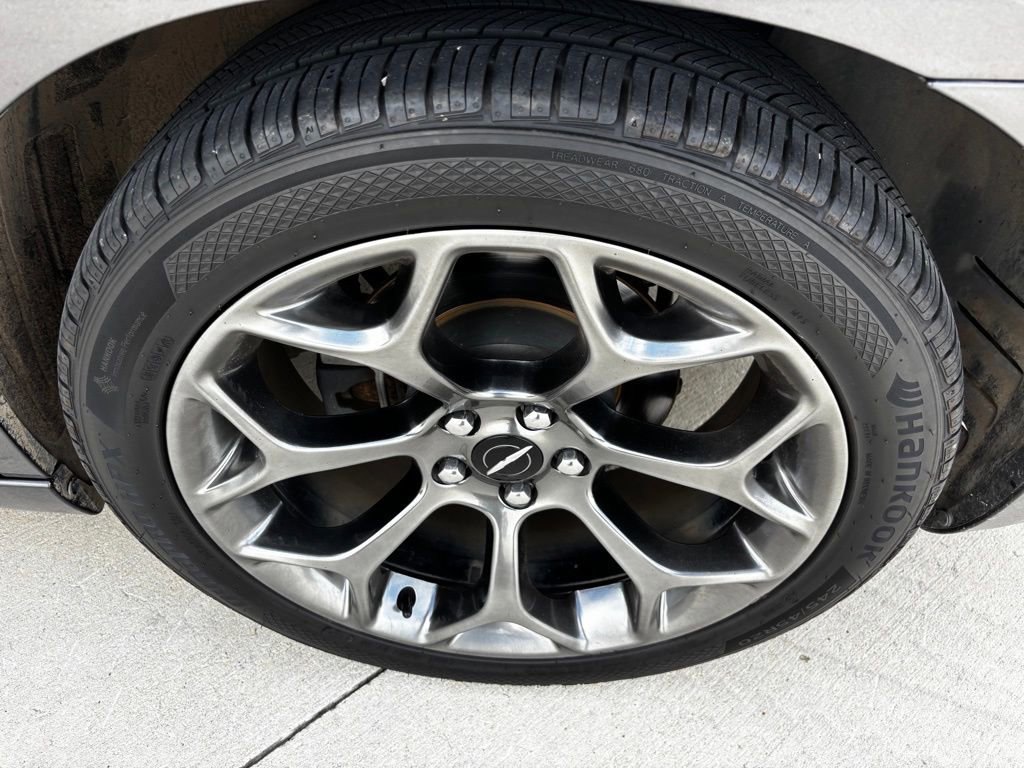 Used 2015 Chrysler 300 S image 23