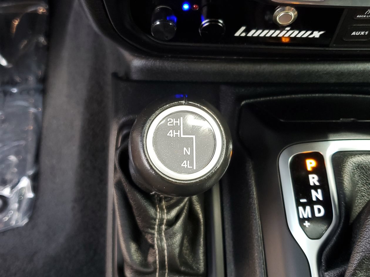 Used 2020 Jeep Gladiator Overland AWD/4WD image 23