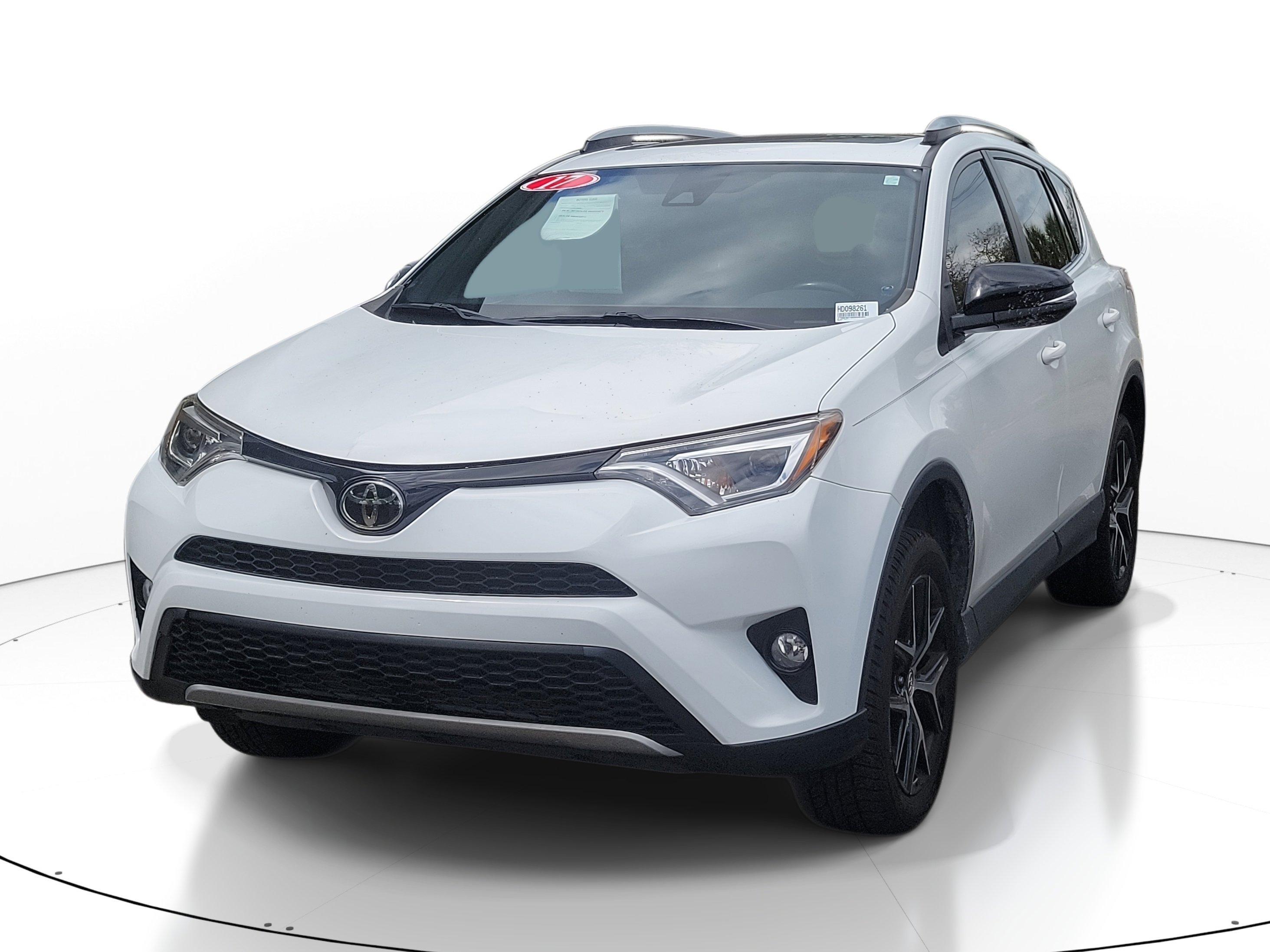 Used 2017 Toyota RAV4 SE image 3