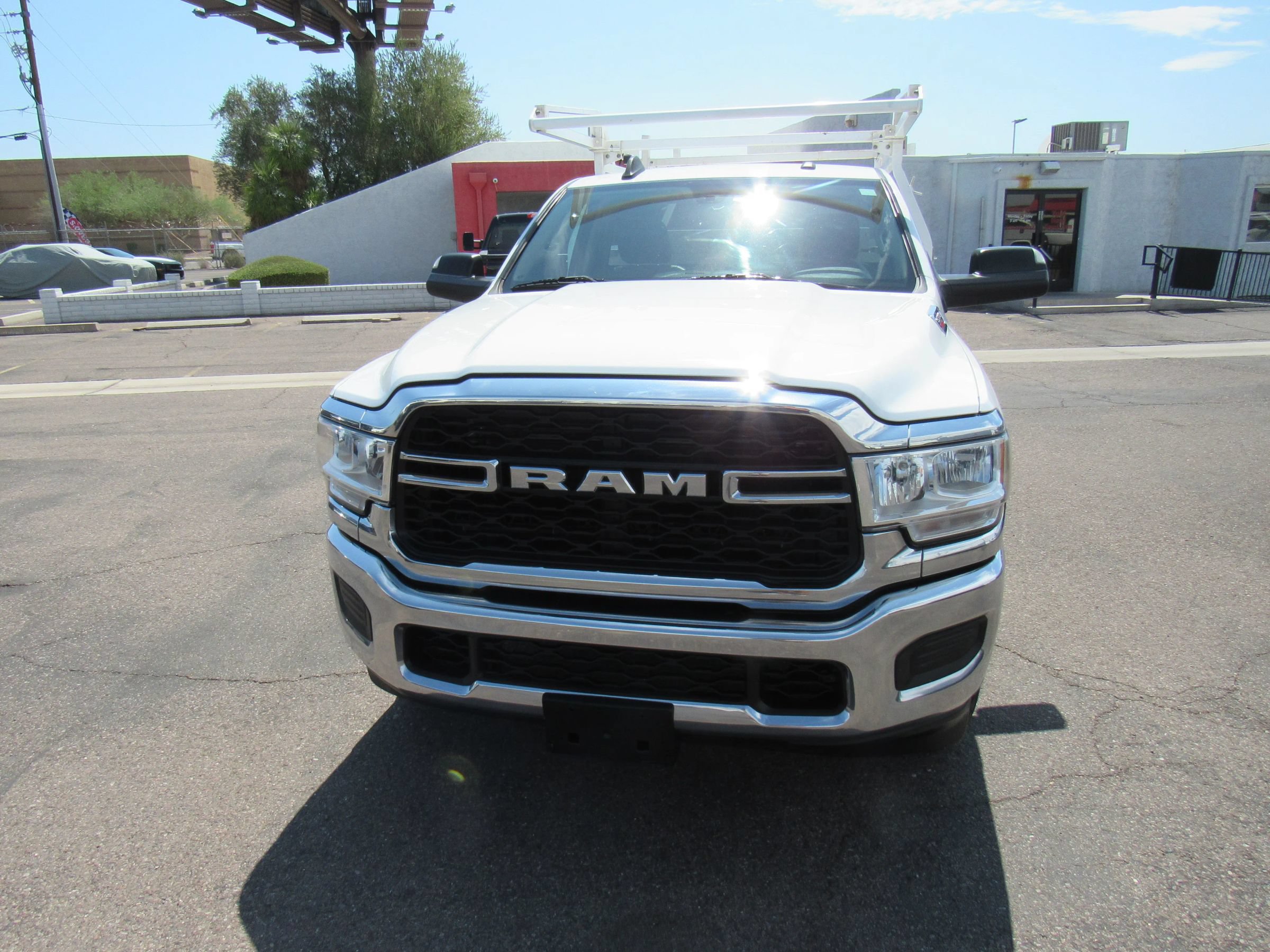 Used 2020 RAM 2500 Tradesman w/ Chrome Appearance Group RWD image 3