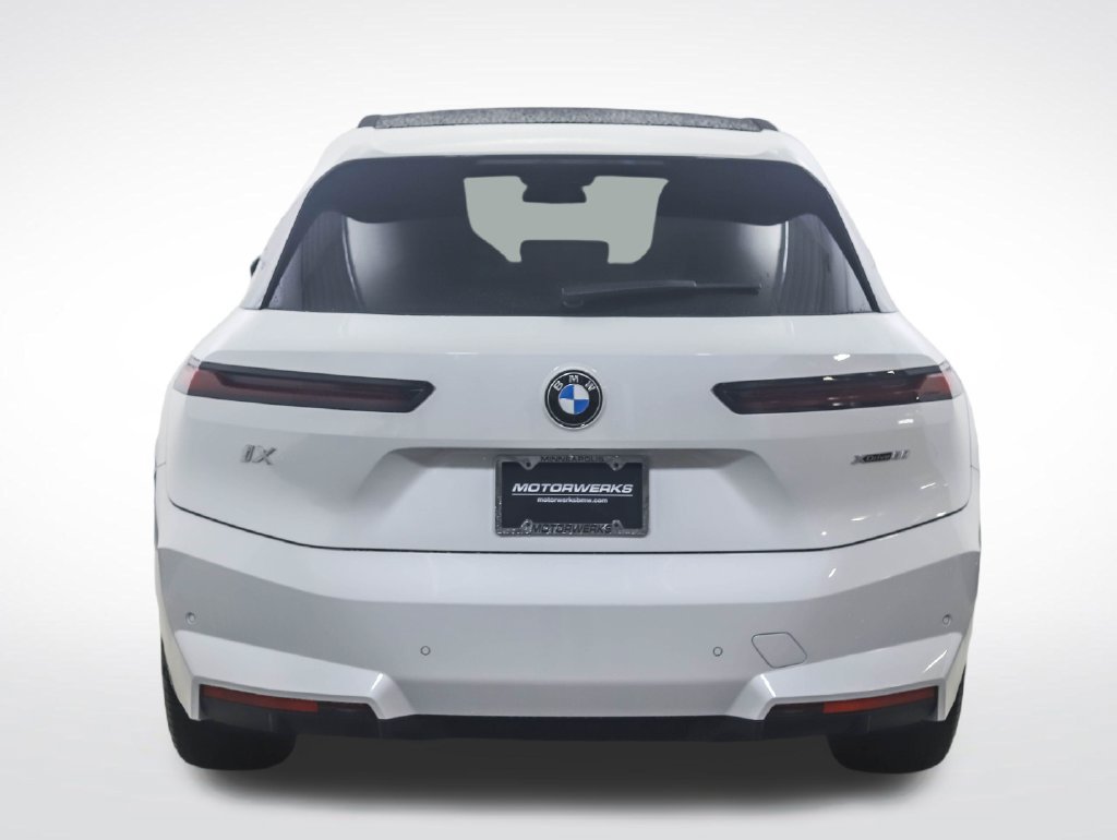 Used 2026 BMW iX xDrive60 w/ Premium Package AWD/4WD image 4