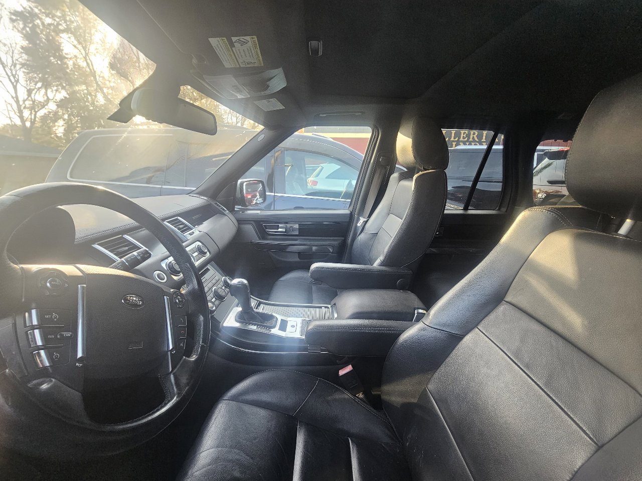 Used 2013 Land Rover Range Rover Sport HSE image 2