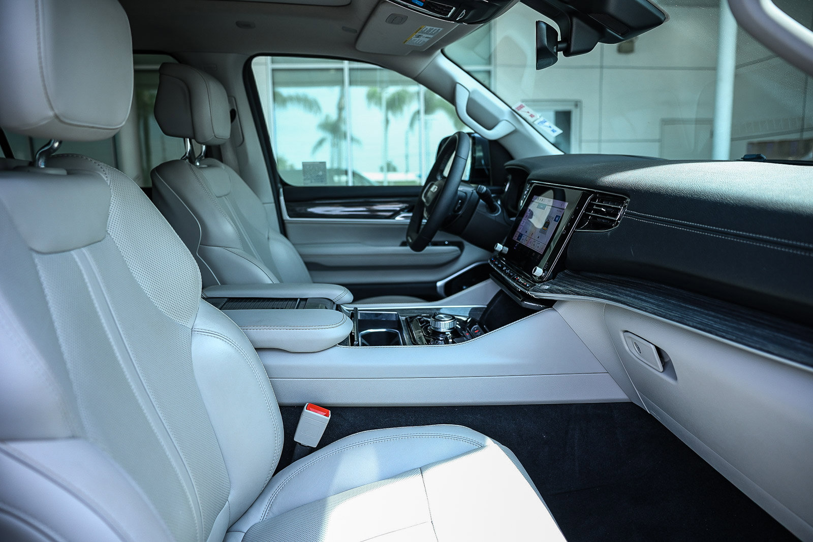 Used 2022 Jeep Wagoneer Series III w/ Premium Group I image 23