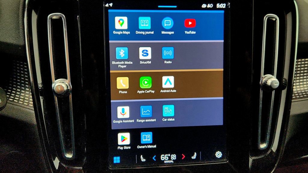 Used 2021 Volvo XC40 P8 Recharge image 18