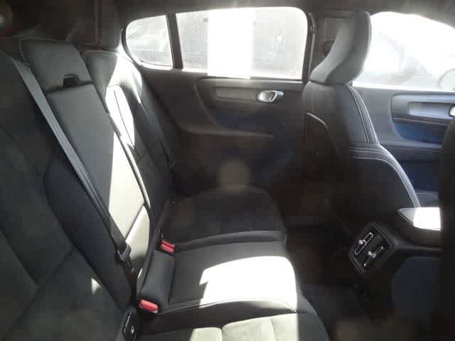Used 2023 Volvo C40 P8 Recharge Ultimate image 18