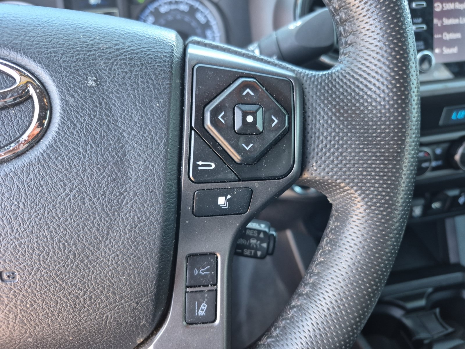 Certified 2023 Toyota Tacoma TRD Off-Road AWD/4WD image 16