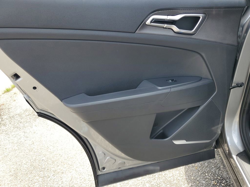 New 2025 Kia Sportage LX FWD image 22