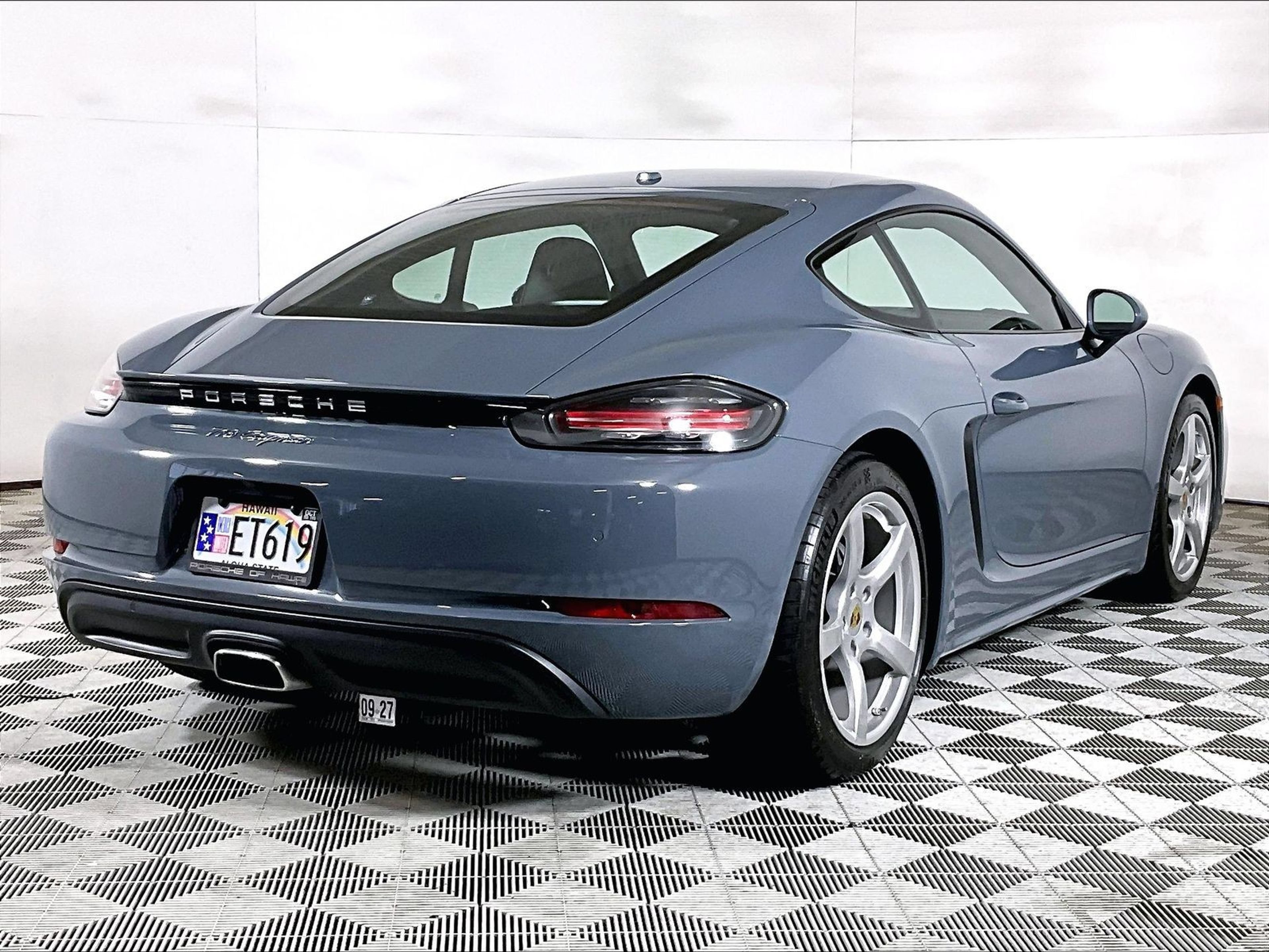 Certified 2018 Porsche 718 Cayman RWD image 9