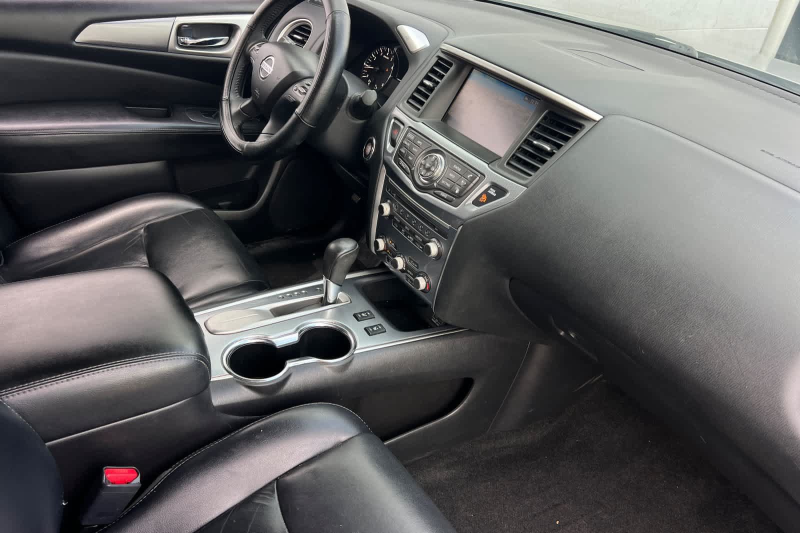 Used 2018 Nissan Pathfinder SL FWD image 20