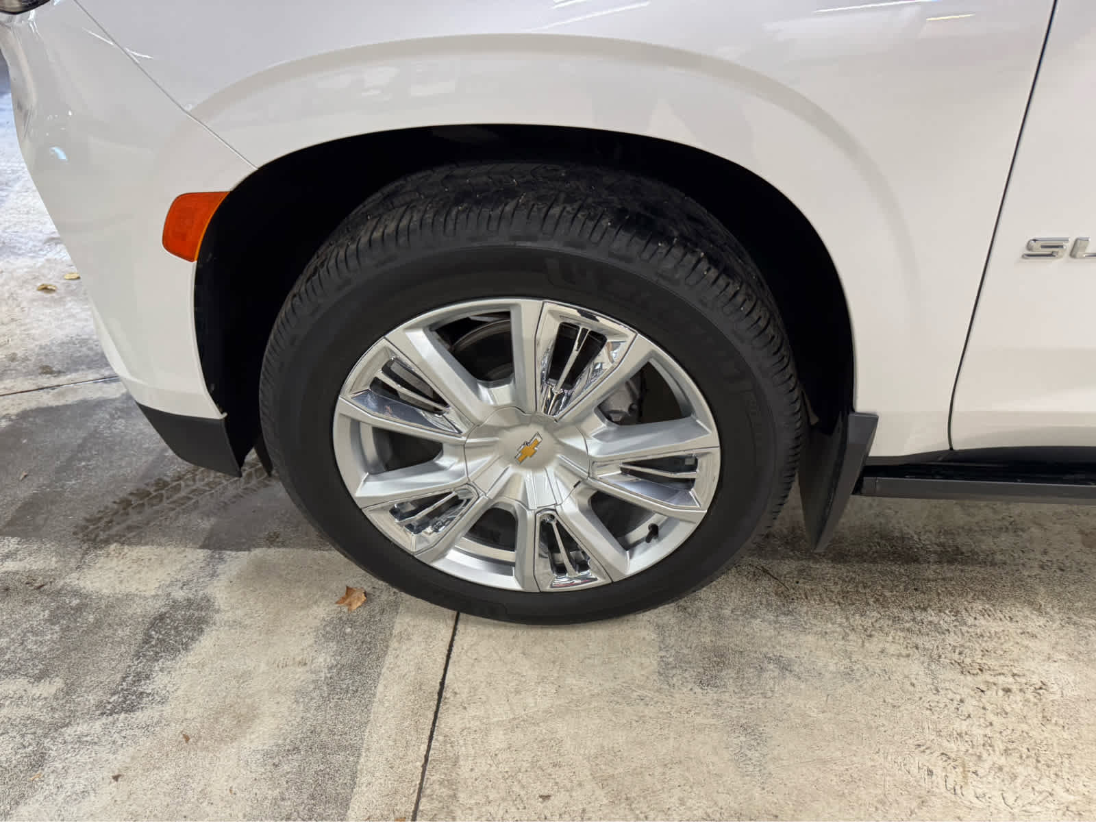 Certified 2023 Chevrolet Suburban High Country image 10