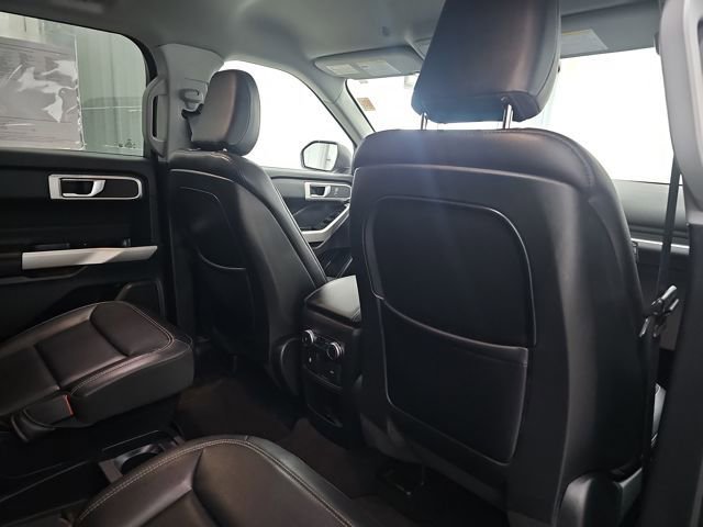 Used 2020 Ford Explorer XLT w/ Equipment Group 202A image 29