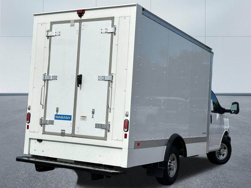 Used 2024 Chevrolet Express 3500 w/ Power Convenience Package RWD image 4