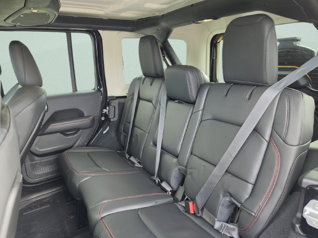 Used 2026 Jeep Wrangler Unlimited Rubicon AWD/4WD image 23