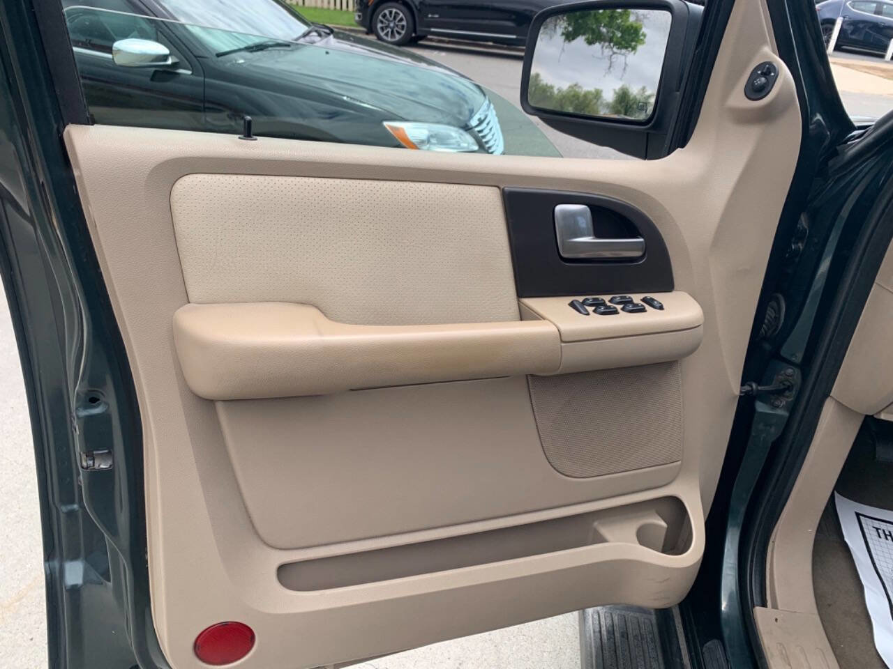 Used 2003 Ford Expedition XLT RWD image 16