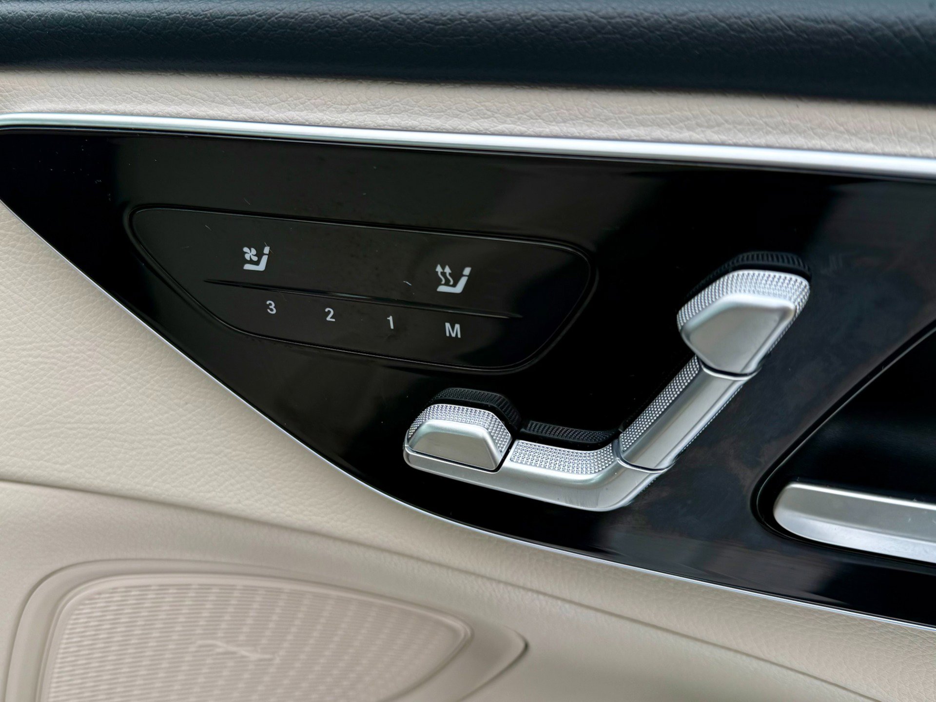 Used 2024 Mercedes-Benz C 300 Sedan image 66