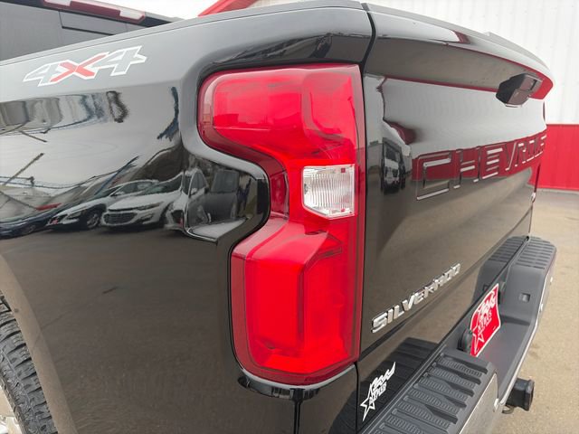 Used 2019 Chevrolet Silverado 1500 LTZ w/ LTZ Plus Package AWD/4WD image 20