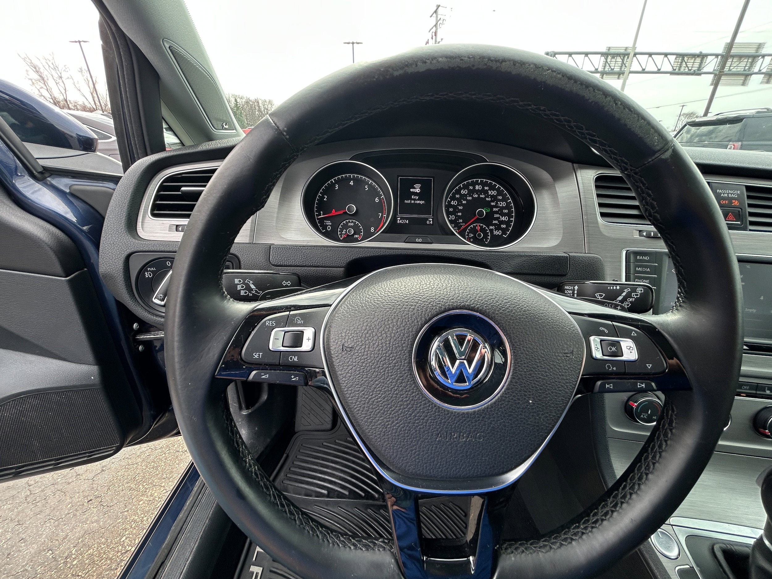 Used 2016 Volkswagen Golf SE FWD image 8