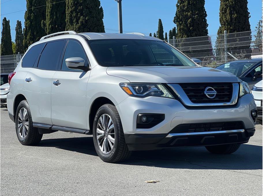 Used 2019 Nissan Pathfinder SV w/ SV Tech Package AWD/4WD image 3