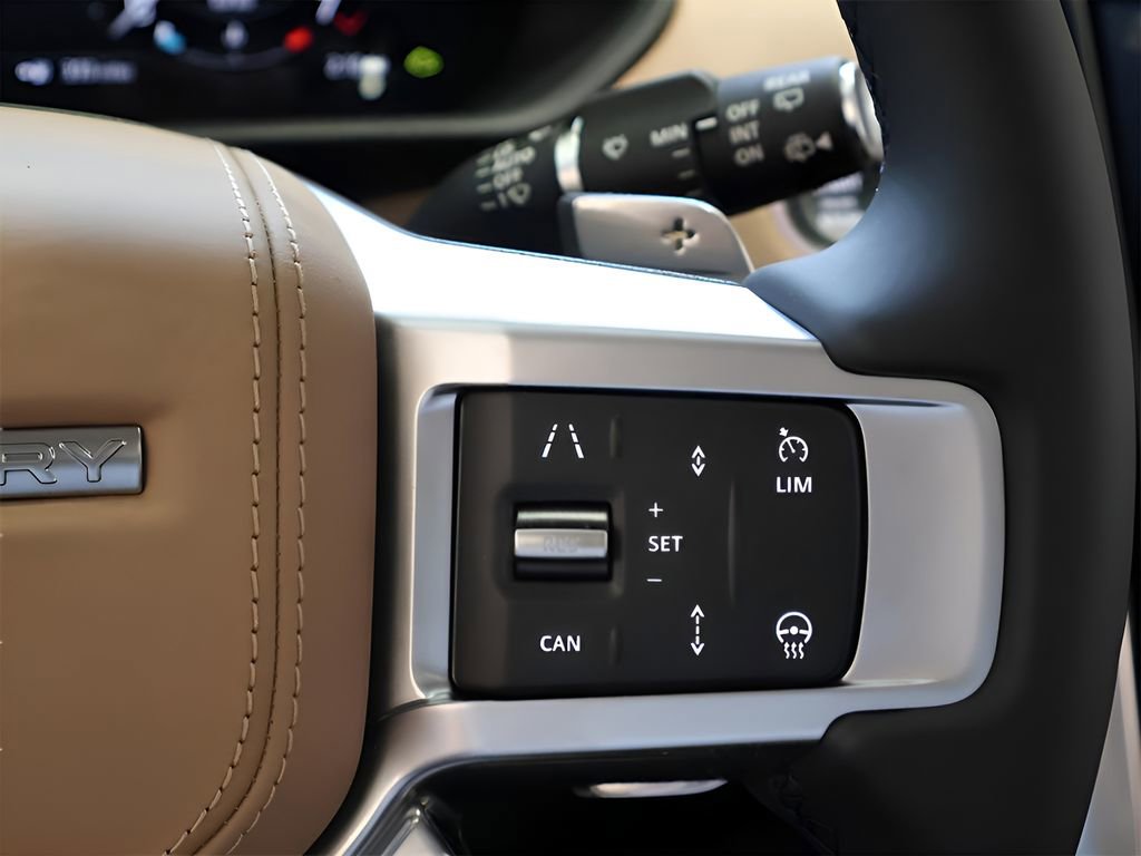 Certified 2025 Land Rover Discovery Metropolitan Edition image 66