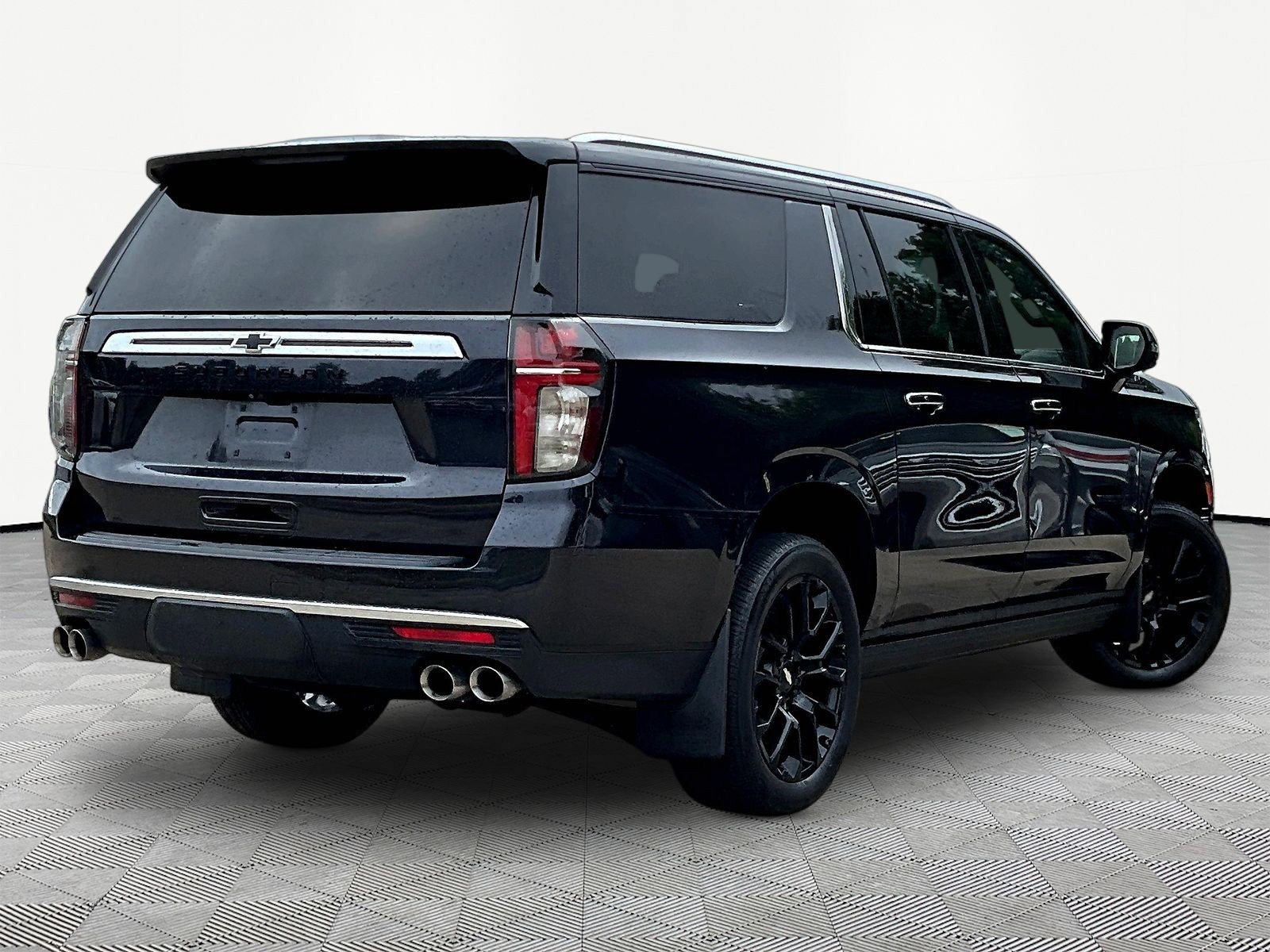 Used 2022 Chevrolet Suburban High Country AWD/4WD image 6